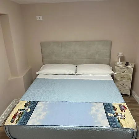 La Petite Maison شقة نابولي
